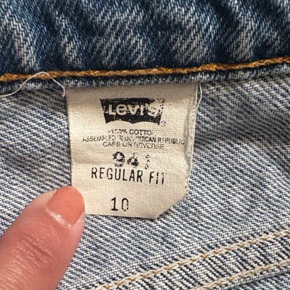Classic Levi’s 941 denim shorts. 1997 - Picture 3 of 5